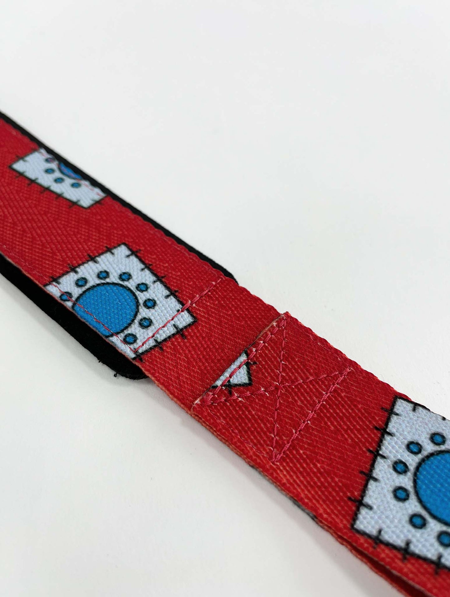 Anime lifting straps inspired by Wano arc Luffy from One Piece. Anime lifting gear for the gym. Details