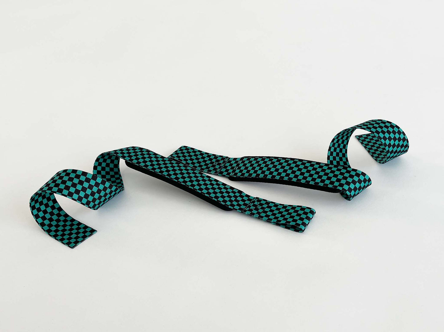 Anime lifting straps inspired by Tanjiro from Demon Slayer. Anime lifting gear for the gym