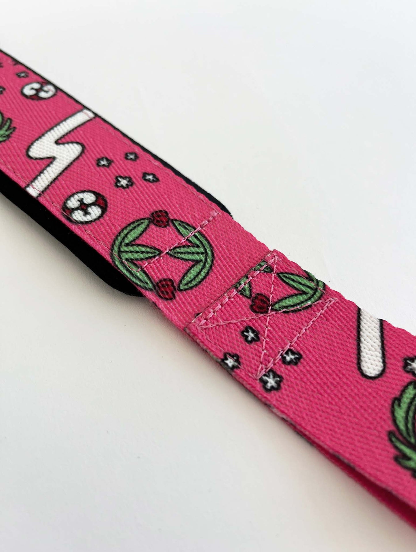 Anime lifting straps inspired by Shunsui from Bleach. Anime lifting gear for the gym. Details