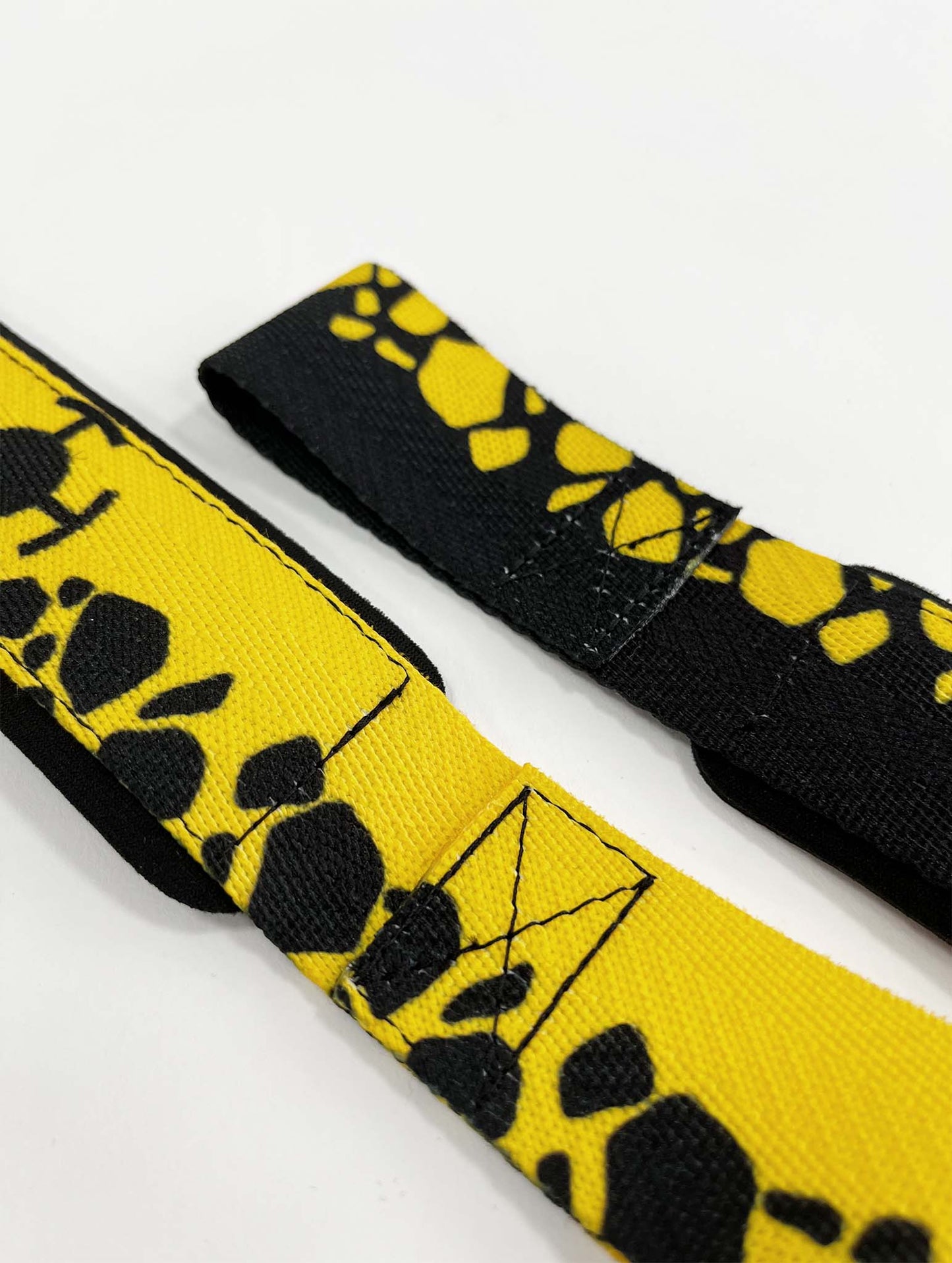Anime lifting straps inspired by Trafalgar Law from One Piece. Anime lifting gear for the gym. Details