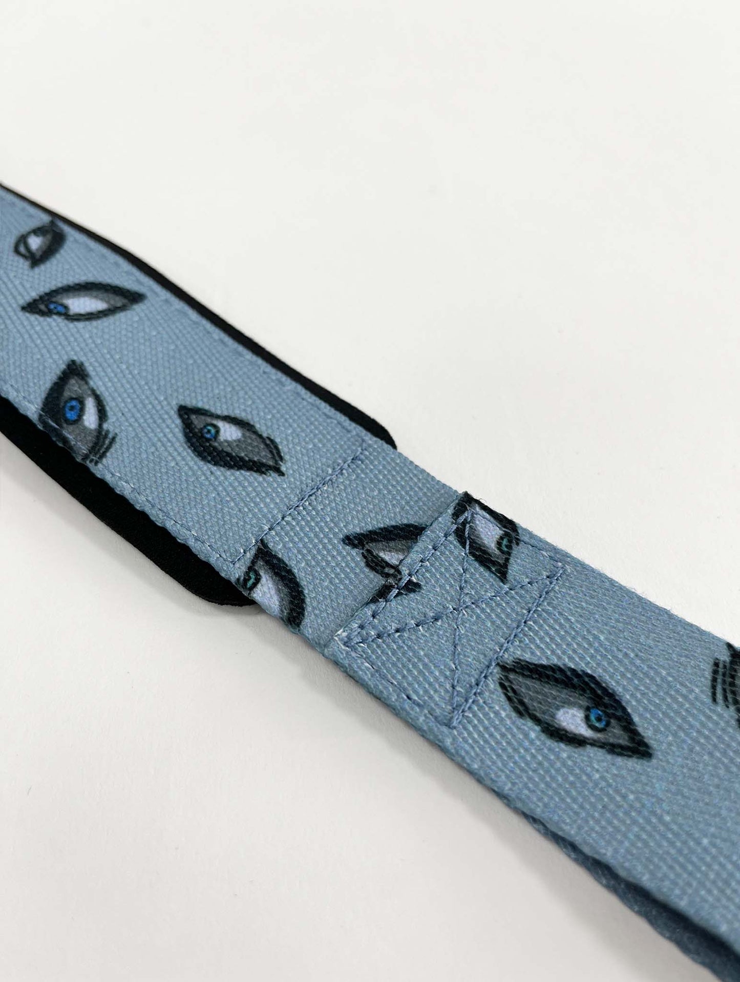 Anime lifting straps inspired by Gojo from Jujutsu Kaisen. Anime jjk lifting gear for the gym. Details