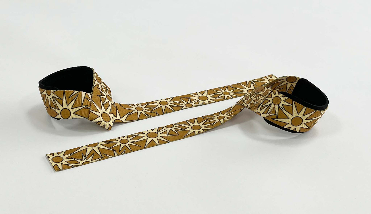 Anime lifting straps inspired by Haganezuka from Demon Slayer. Anime lifting gear for the gym