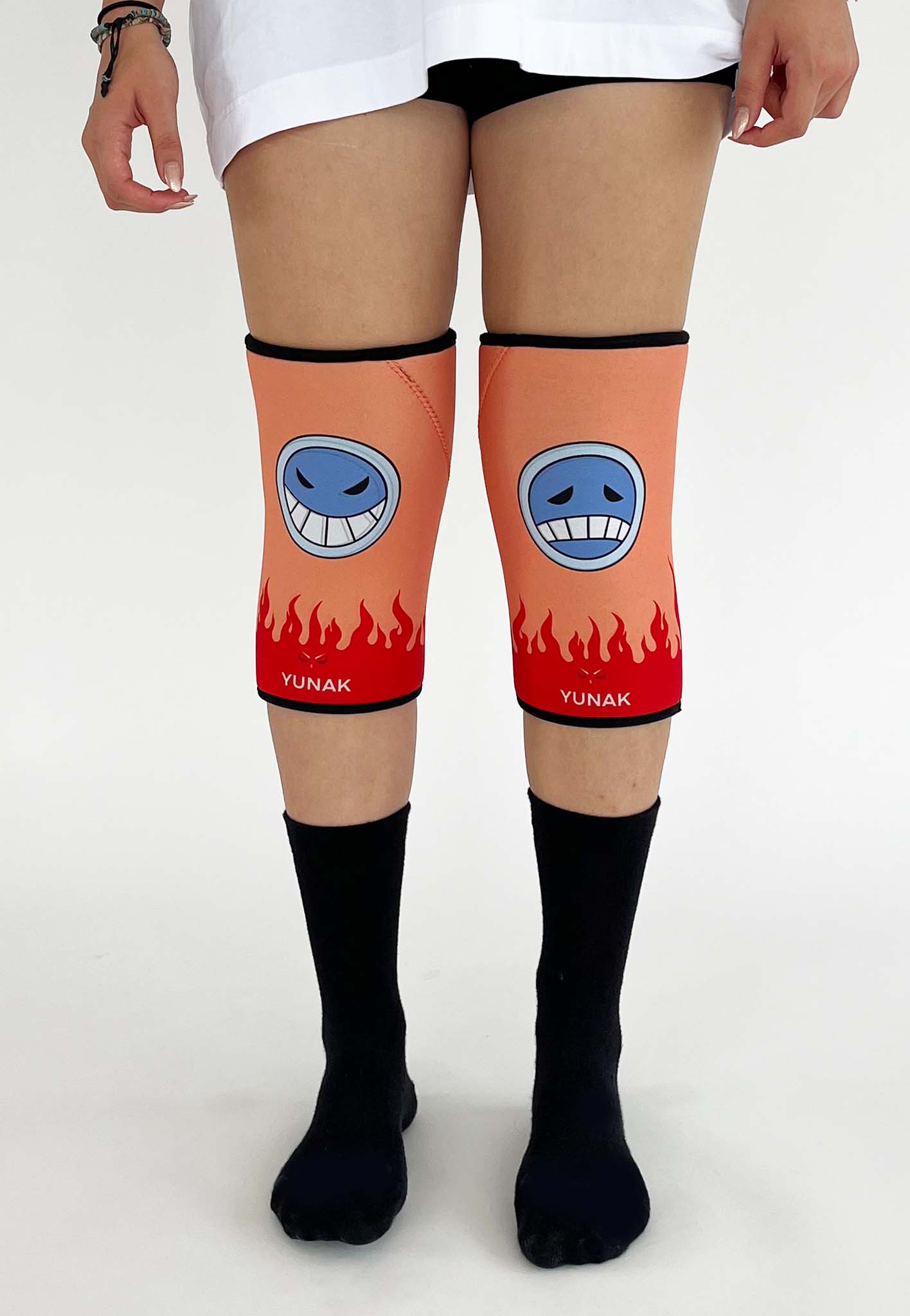 7mm thick knee sleeves inspired by Ace from One Piece. Anime knee sleeves for the gym with Ace anime design for weightlifting