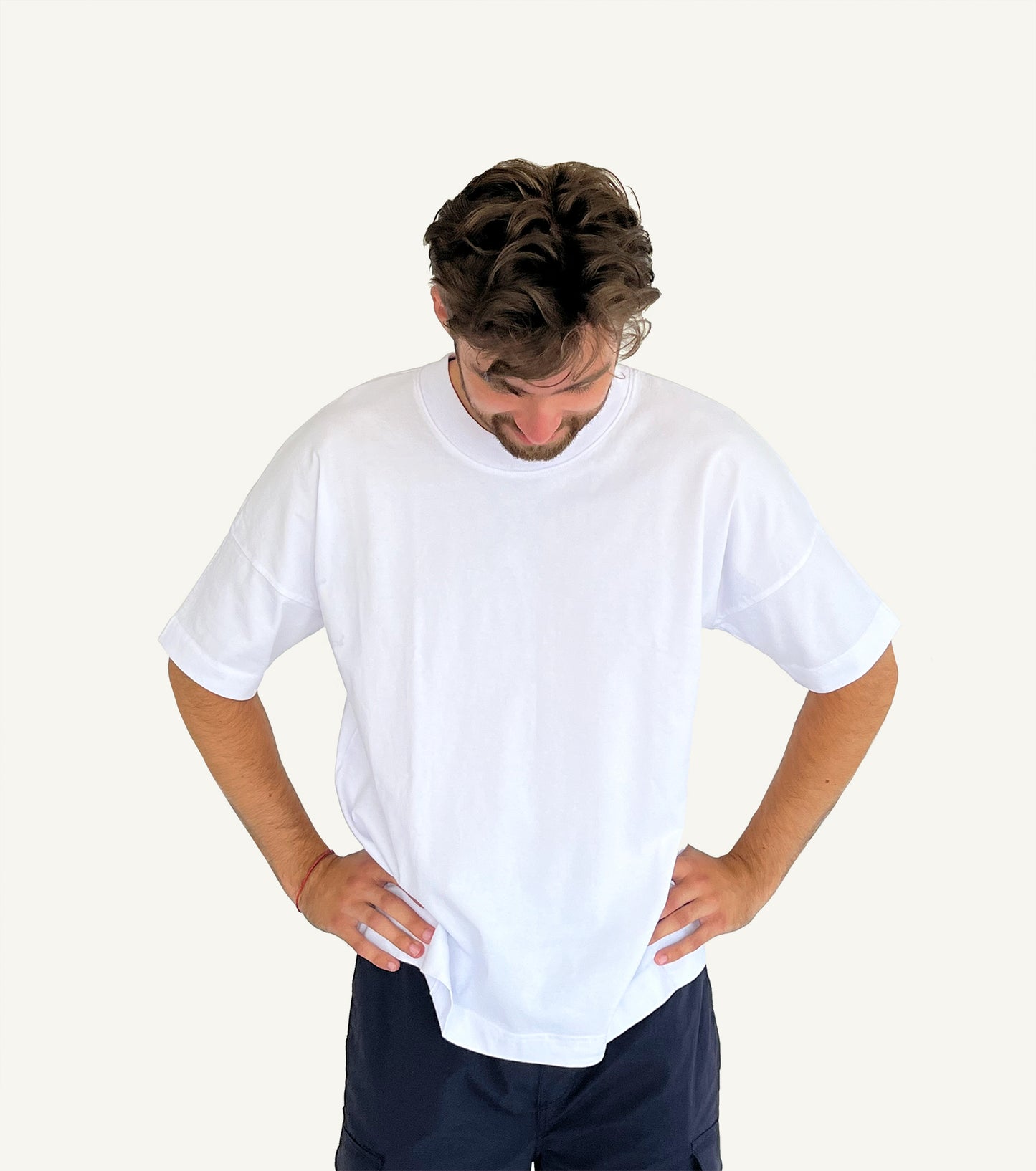 An oversized tshirt inspired by Luffy from One Piece. Anime Pump Cover for the gym with Joyboy text and nika fruit