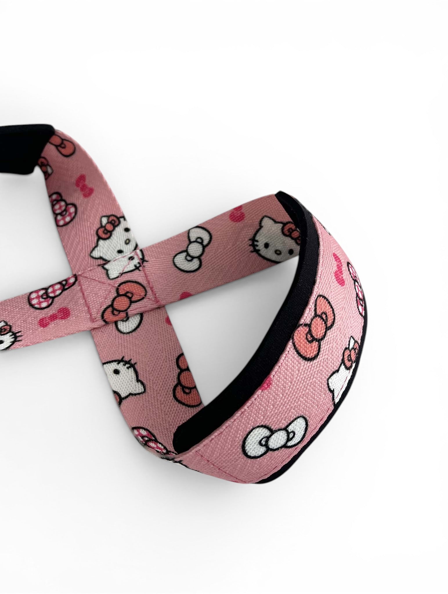 Anime 8 figure lifting straps inspired by Hello Kitty from Sanrio. Anime lifting gear for the gym