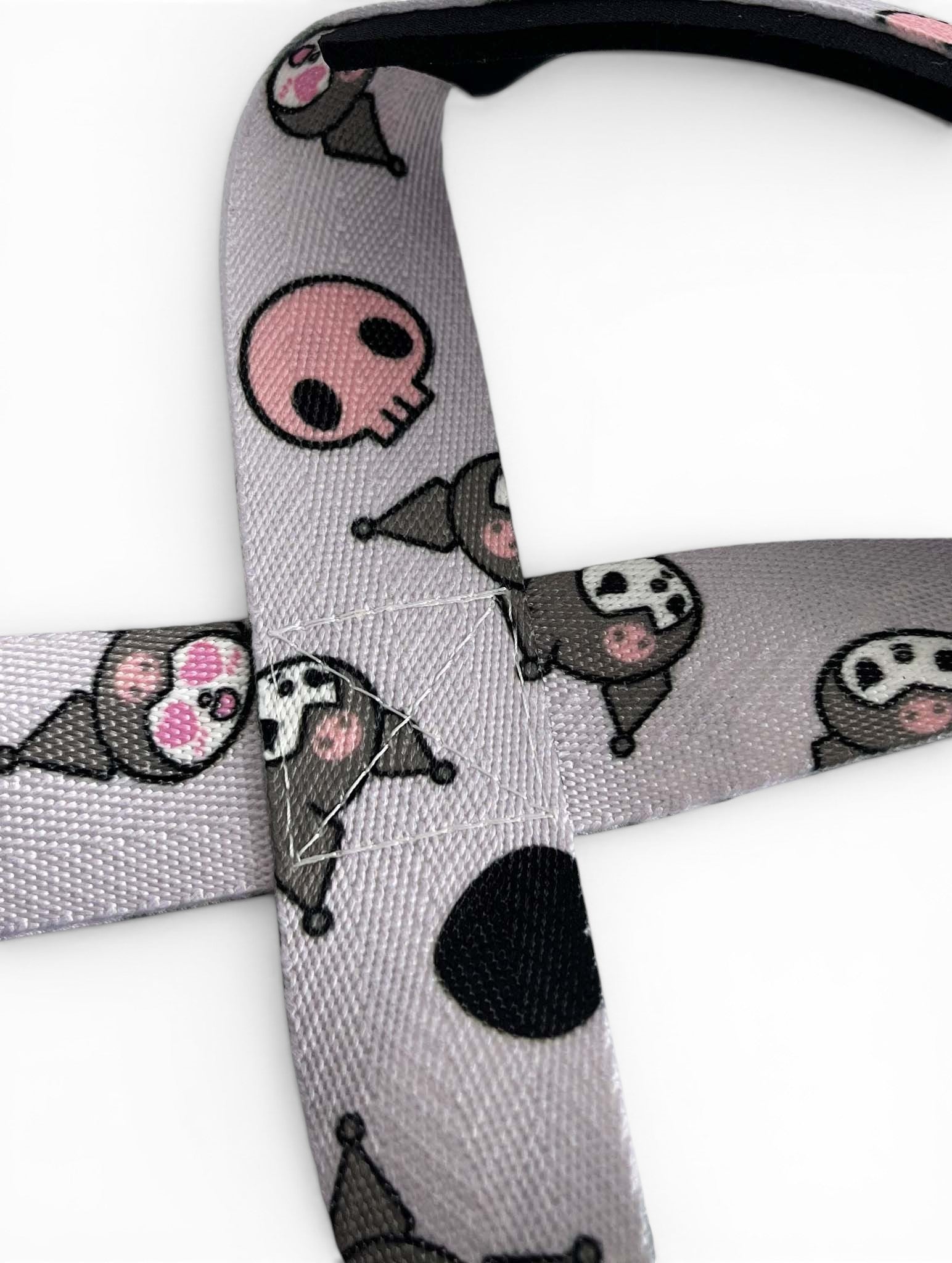 Anime 8 figure lifting straps inspired by Kuromi from Sanrio. Anime lifting gear for the gym. Detail shot