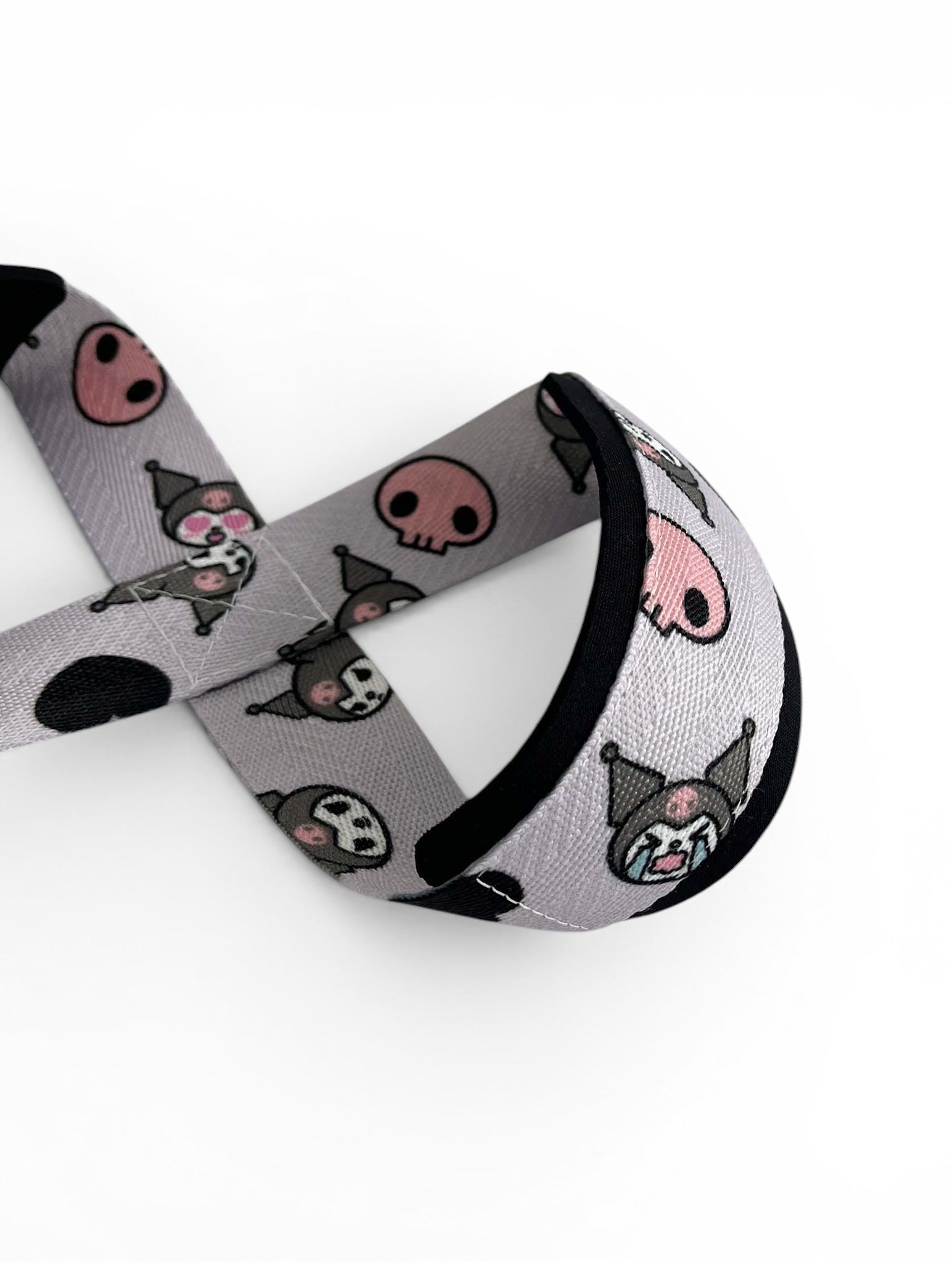 Anime 8 figure lifting straps inspired by Kuromi from Sanrio. Anime lifting gear for the gym