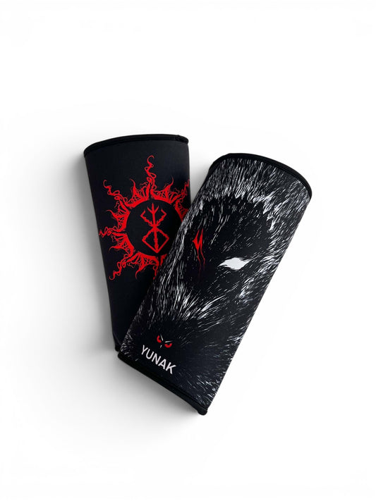 7mm thick knee sleeves inspired by Guts from Berserk. Anime knee sleeves for the gym with Guts anime design for weightlifting