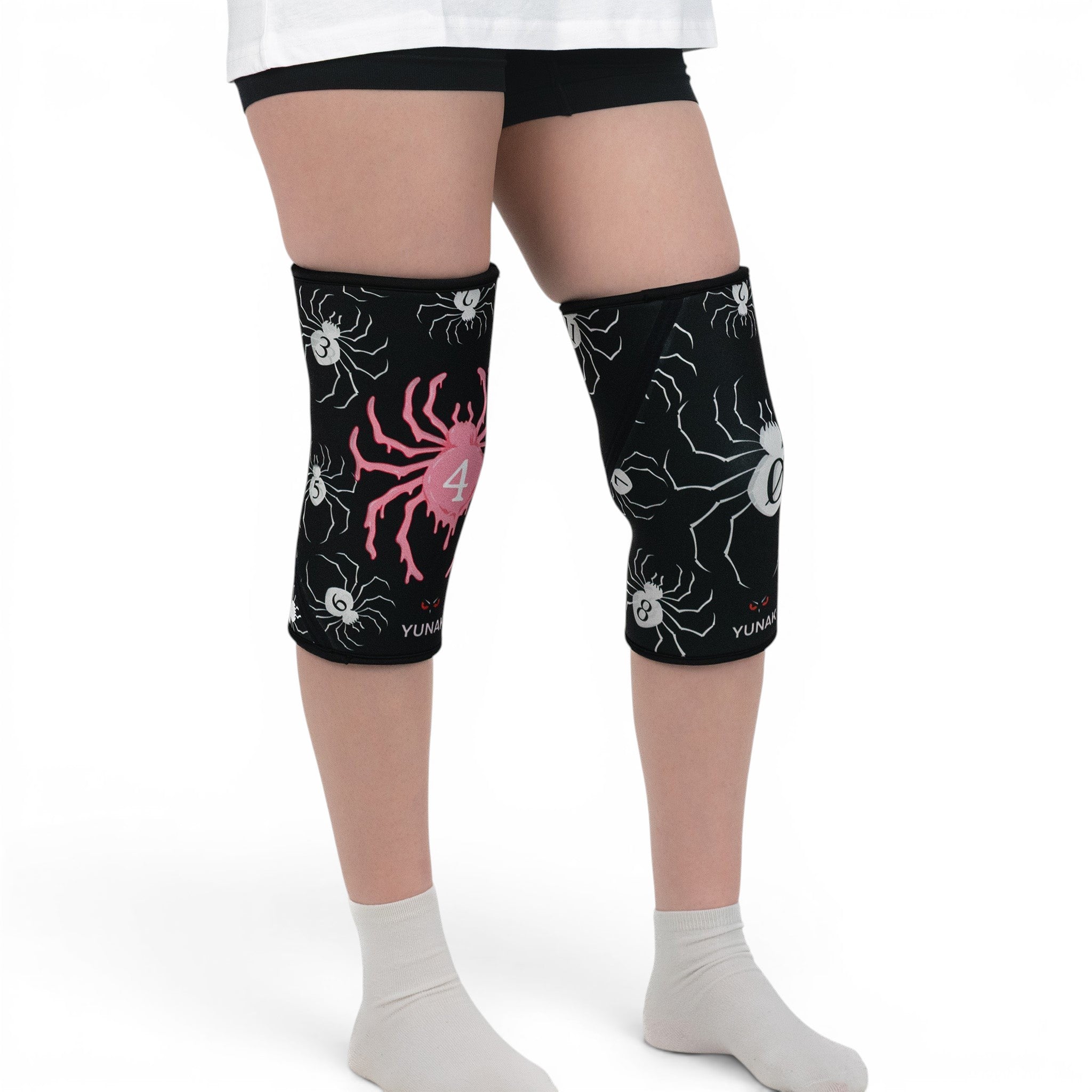 7mm thick knee sleeves inspired by Hisoka and the Phantom Troupe from Hunter x Hunter. Anime knee sleeves for the gym with Hisoka anime design for weightlifting. Shot from the side