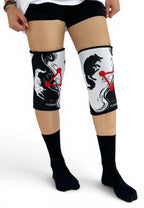 7mm thick knee sleeves inspired by Megumi from Jujutsu Kaisen. Anime knee sleeves for the gym with jjk shikigami anime design for weightlifting