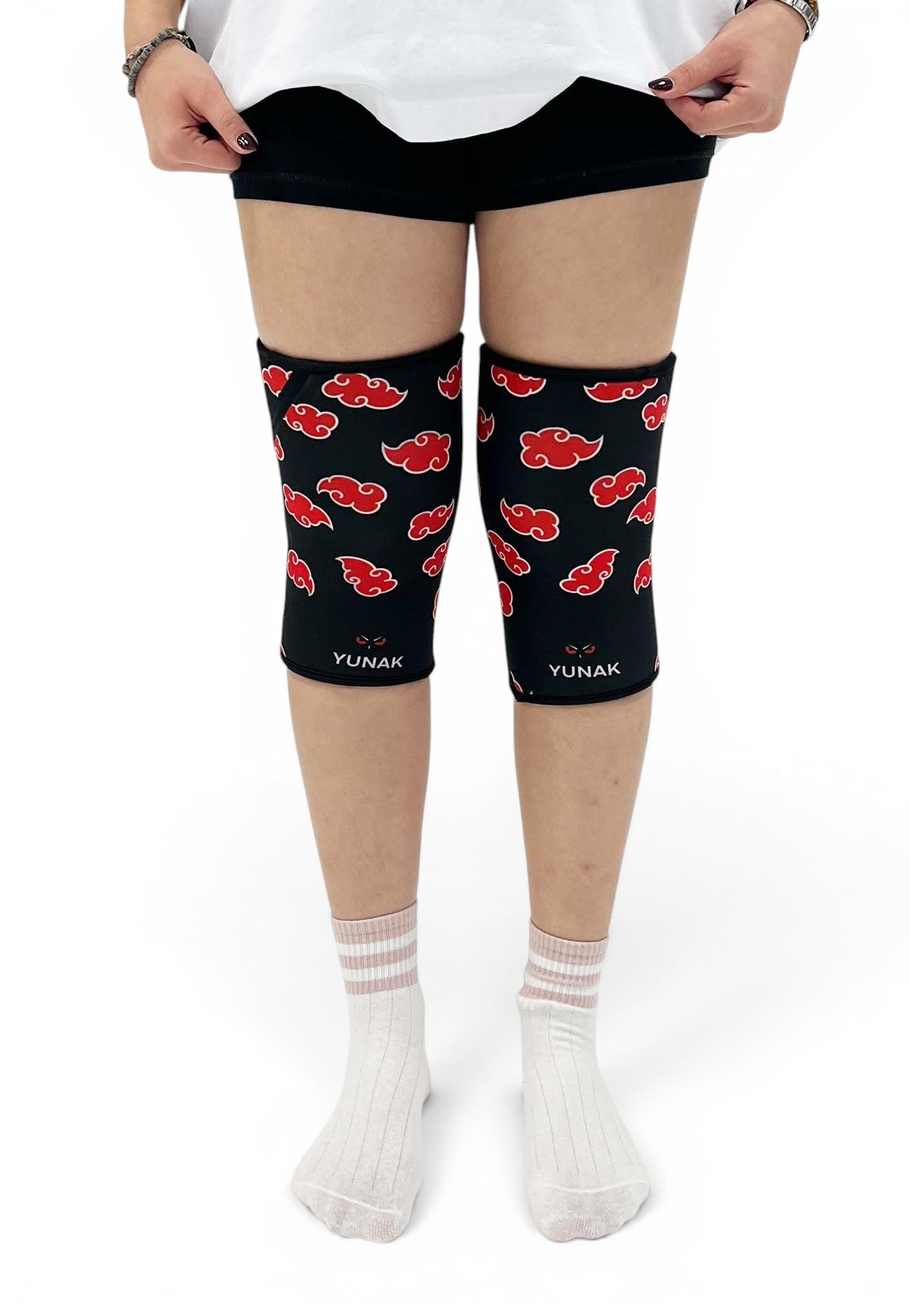 7mm thick knee sleeves inspired by Akatsuki from Naruto. Anime knee sleeves for the gym with Akatsuki anime design for weightlifting