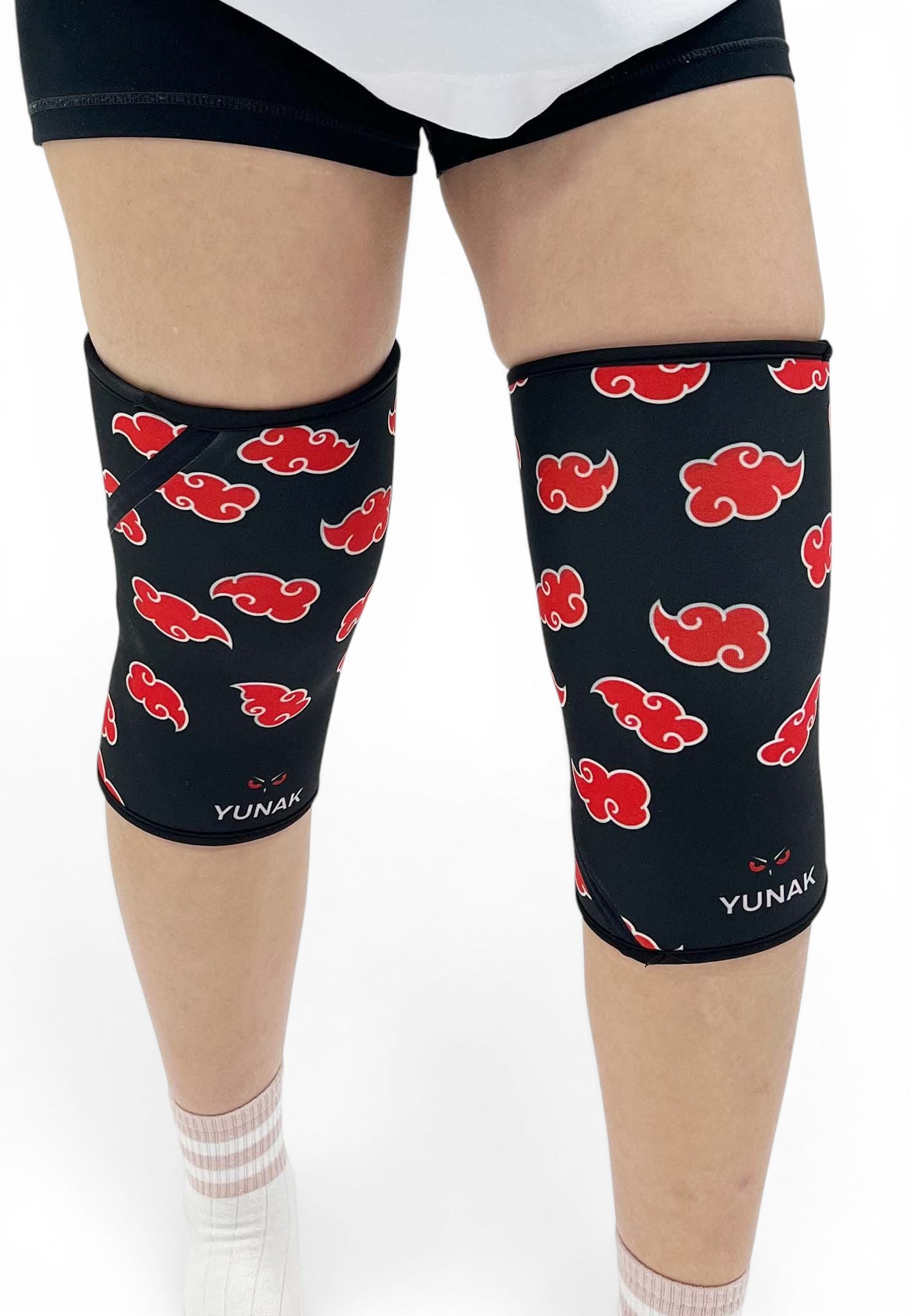 7mm thick knee sleeves inspired by Akatsuki from Naruto. Anime knee sleeves for the gym with Akatsuki anime design for weightlifting