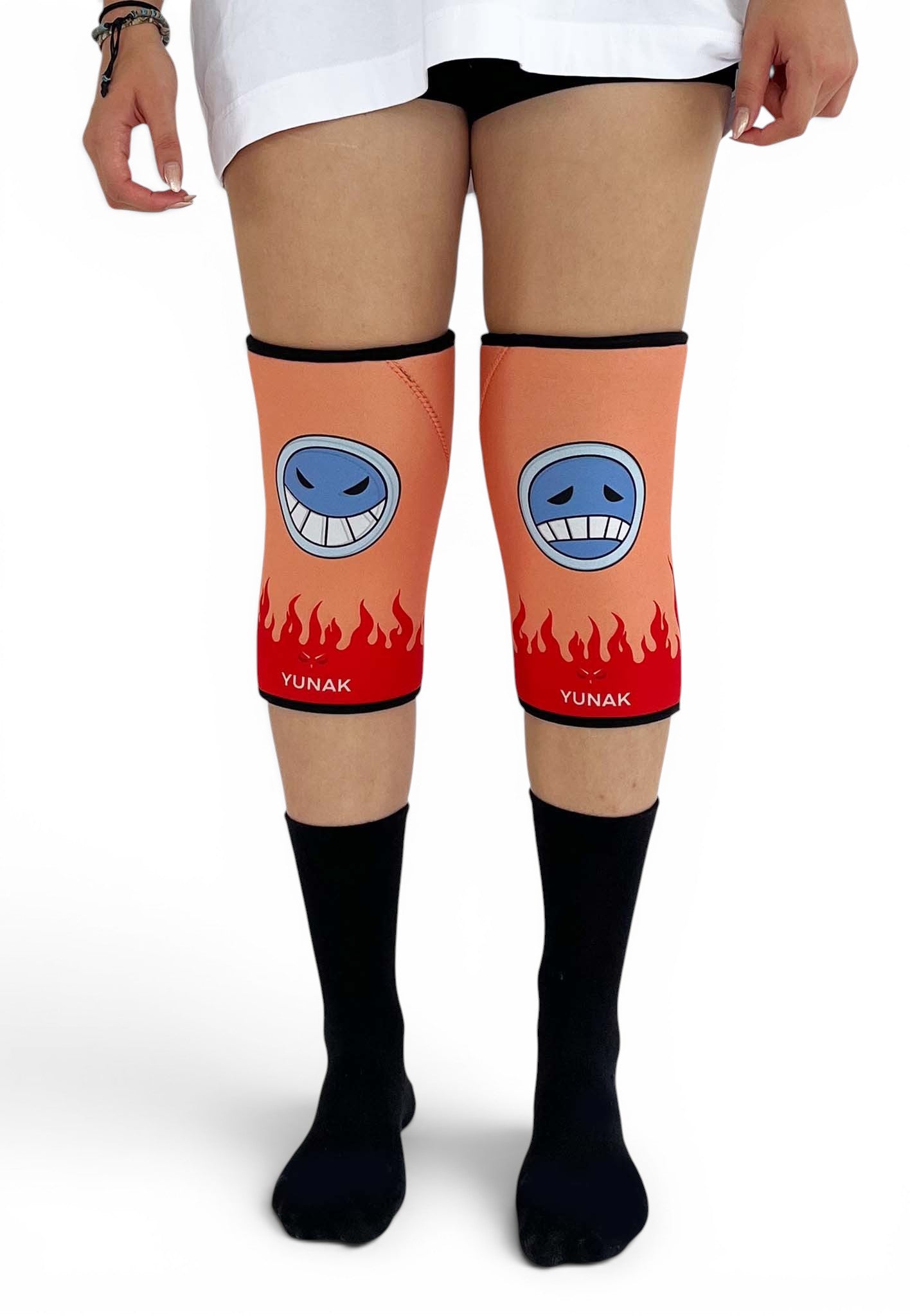 7mm thick knee sleeves inspired by Ace from One Piece. Anime knee sleeves for the gym with Ace anime design for weightlifting