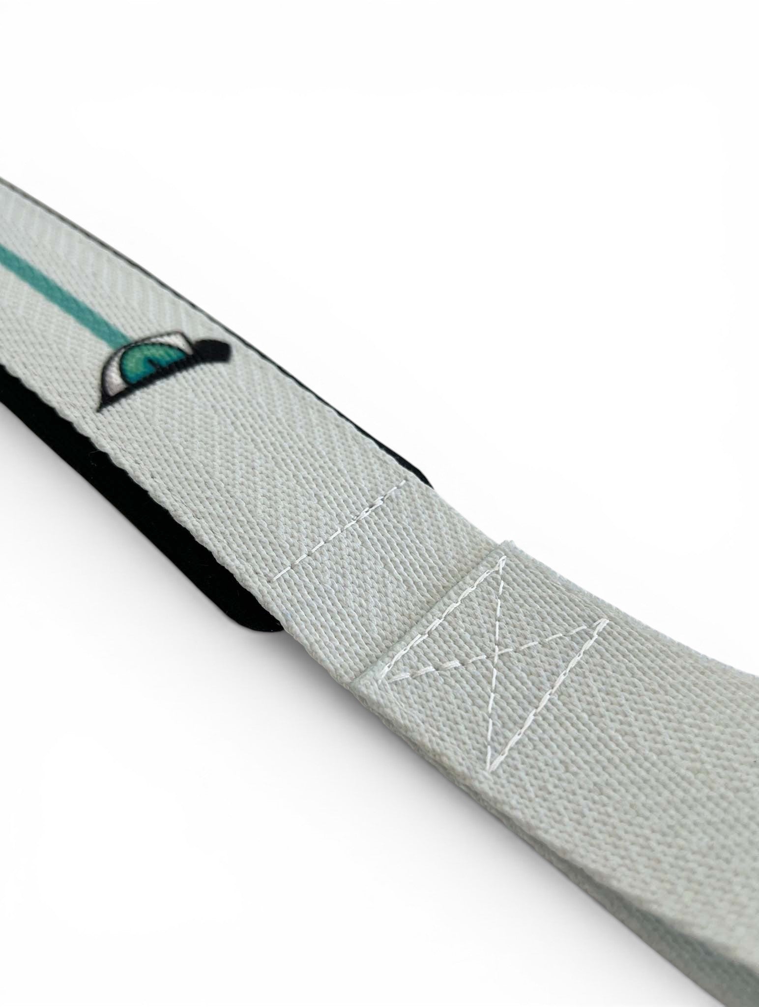 Anime lifting straps inspired by Ulquiorra 4th Espada from Bleach. Anime lifting gear for the gym. Detail shot