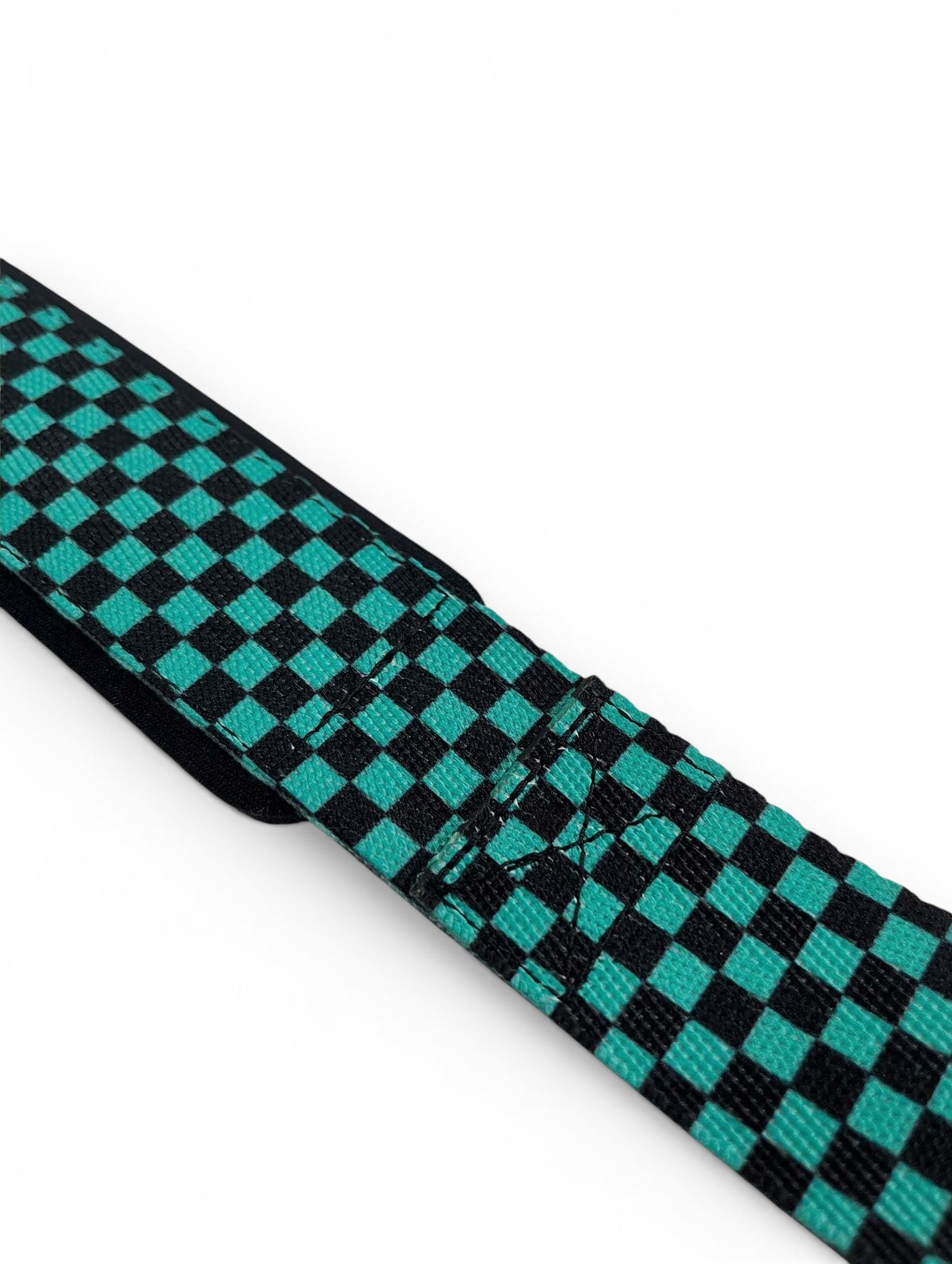 Anime lifting straps inspired by Tanjiro from Demon Slayer. Anime lifting gear for the gym. Details shot