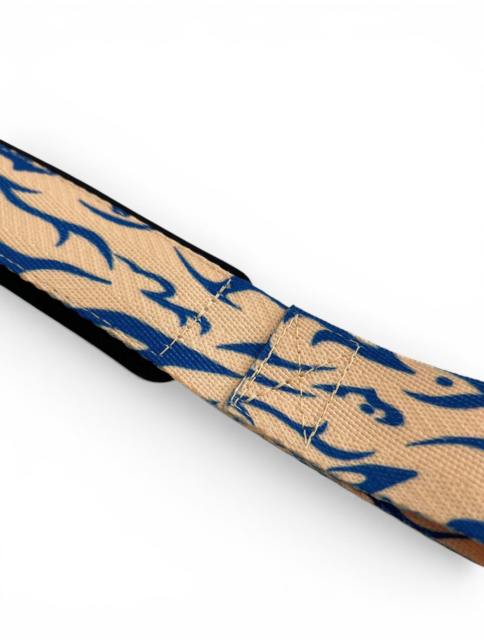 Anime lifting straps inspired by Gaara from Naruto. Anime lifting gear for the gym. Details shot