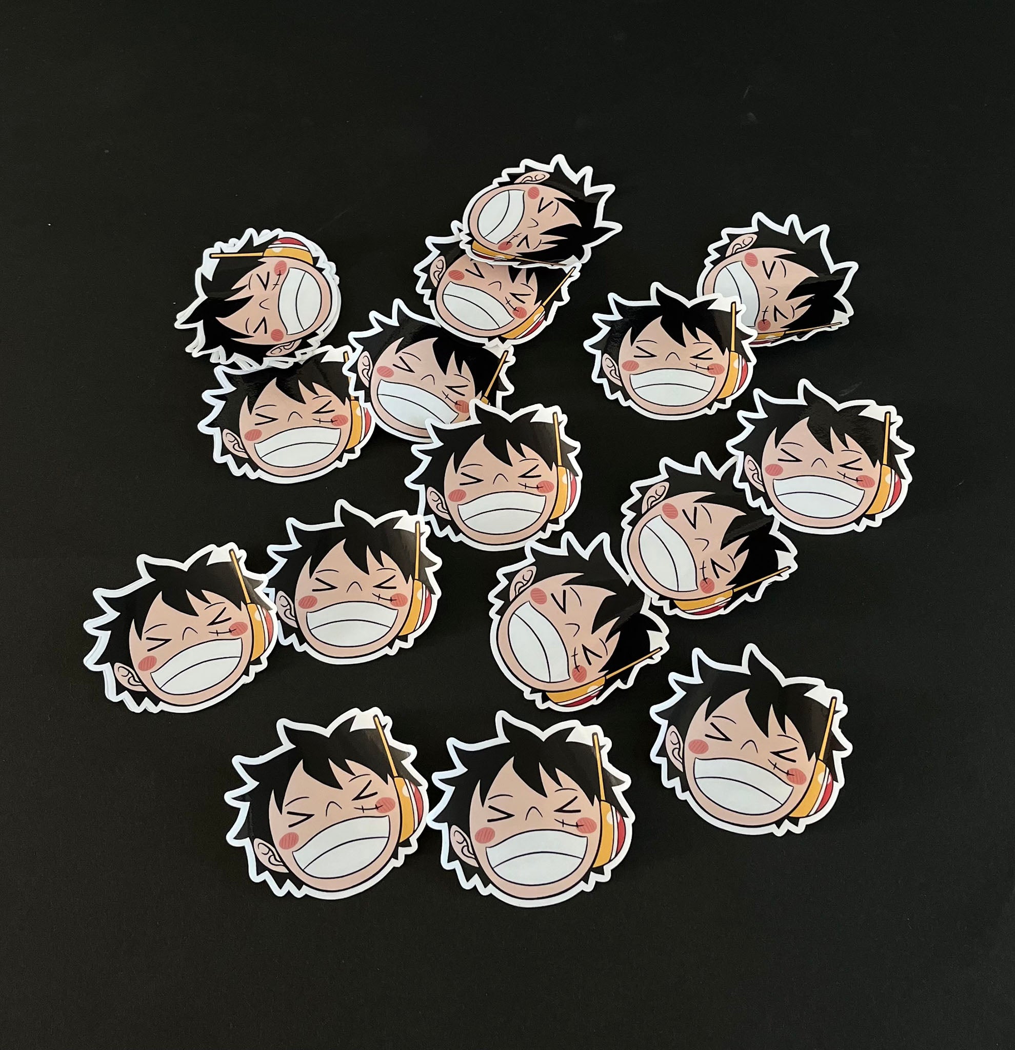 A bundle of vinyl glossy stickers inspired by One Piece. Featuring Usopp, Luffy, Chopper, Franky and the whole crew. Bundle contains 5 stickers